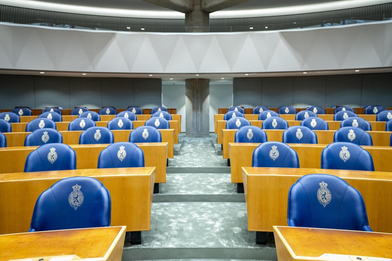 Lege plenaire zaal na aanleiding van tweede kamer verkiezingen